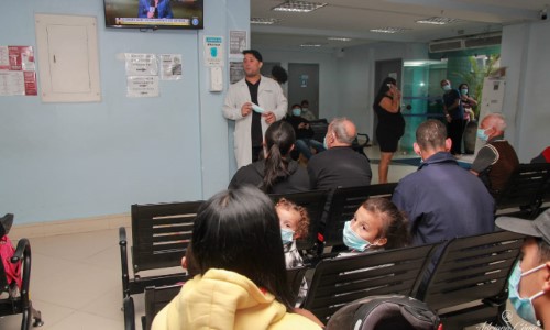 Hospital do Retiro, em VR, realiza ações educativas e vacinação contra a Influenza na sala de espera